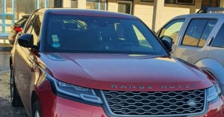 Un sofer a ramas fara <span style='background:#EDF514'>RANGE ROVER</span>ul de 100.000 de euro. Ce au descoperit politistii despre masina de lux