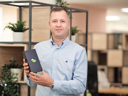 Flip.ro, care vinde telefoane reconditionate, a investit intr-o scoala proprie de tehnicieni. Nicolae Trofin, Flip.ro: O parte din cei scoliti raman in companie.