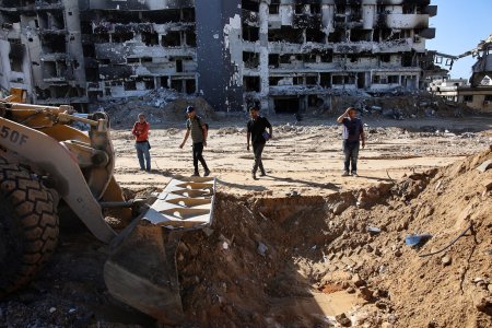 Gropi comune cu sute de cadavre, decoperite la spitalul Al-Shifa dupa retragerea israelienilor
