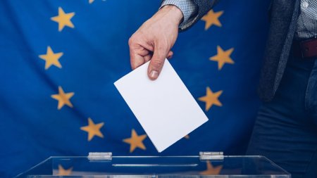 Astazi incep oficial alegerile europarlamentare: Timp de trei zile cetatenii UE isi voteaza alesii de la Bruxelles