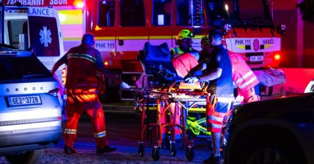 Tragedie feroviara in Cehia. Patru morti si zeci de raniti dupa ce <span style='background:#EDF514'>DOUA TRENURI</span> s-au ciocnit