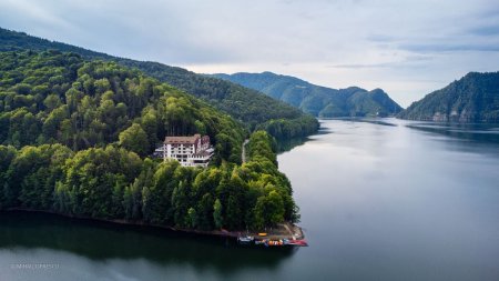 Hotel Valea cu Pesti Transfagarasan: Oaza de Relaxare in Inima Naturii