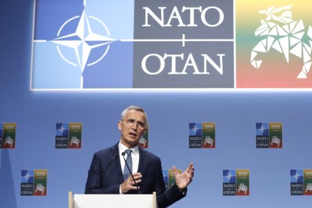 Seful NATO: Aliatii trebuie sa asigure <span style='background:#EDF514'>CONTINUITATE</span>a sprijinului militar pentru Ucraina