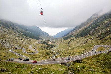 Transfagarasanul se deschide vineri. Turistii, avertizati sa fie atenti la ursi