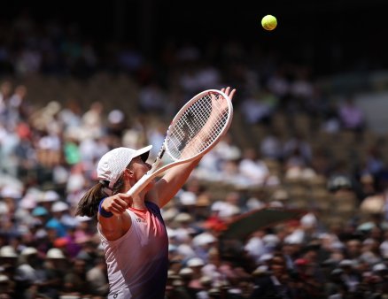 Iga Swiatek ajunge in a treia finala consecutiva la Roland Garros