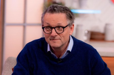 Prezentatorul TV britanic Michael Mosley a disparut in Grecia dupa o plimbare pe plaja. Politia il cauta cu drone si cu caini