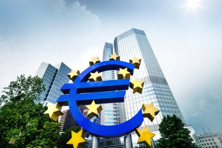 Semne de revenire economica si scadere a inflatiei, in zona euro. BCE reduce dobanda cheie