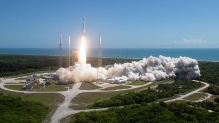 Capsula Starliner Boeing, cu astronauti la bord, a ajuns la Statia Spatiala Internationala, in ciuda scurgerilor de heliu