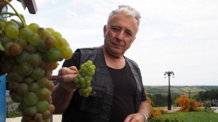 Isarescu, afaceri record cu vinul lui de Dragasani