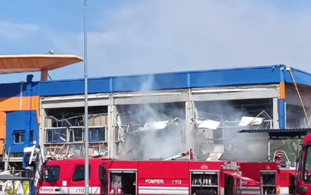 Explozie urmata de incendiu la un magazin de <span style='background:#EDF514'>BRICOLAJ</span> din orasul Botosani. Cel putin 10 raniti. Planul rosu a fost activat