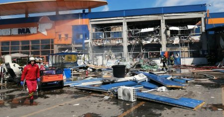 Explozie puternica la un centru comercial din Botosani. 13 persoane sunt ranite, dintre care 4 sunt in stare grava