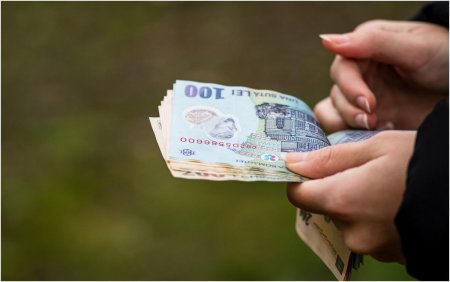 Guvernul Ciolacu a aprobat majorarea salariului minim la 3700 de lei, din 1 iulie, pas decisiv spre introducerea salariului minim european in Romania