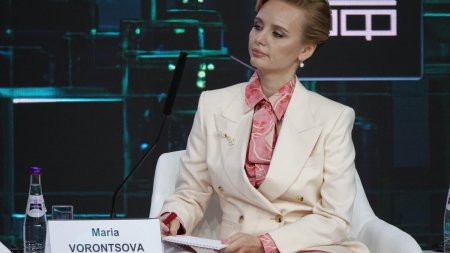 Aparitie rara a fiicelor lui Putin. Maria Vorontova si Katerina Tihonova au vorbit la forumul economic de la Sankt Petersburg
