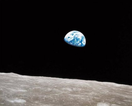 Astronautul care a surprins imaginea emblematica Earthrise a murit intr-un accident de avion