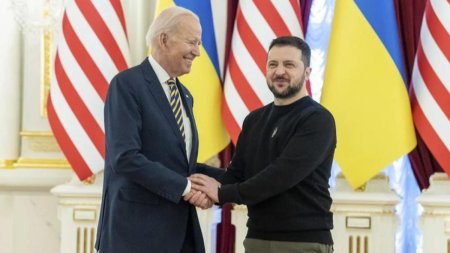 Biden ii cere scuze lui Zelenski pentru intarzierea adoptarii pachetului de ajutor pentru Ucraina