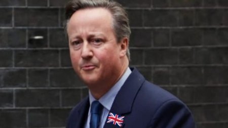 Prim-ministrul britanic, David <span style='background:#EDF514'>CAMERON</span>, a fost pacalit de o persoana care s-a dat drept Petro Porosenko