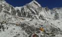 Pe varful <span style='background:#EDF514'>EVEREST</span>ului, o comanda a aterizat pentru prima data cu drona