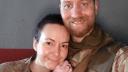 Dragoste in vremea razboiului: S-a casatorit cu iubirea vietii ei intr-un buncar ucrainean, cu verighete din staniol