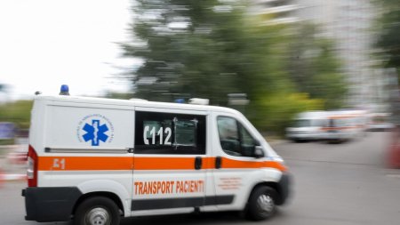 Un tobogan gonflabil a fost rasturnat de vant in judetul Brasov. Trei copii si un adult, la spital