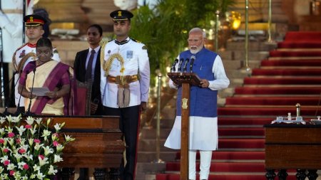 Narendra Modi a depus <span style='background:#EDF514'>JURAMANT</span>ul pentru al treilea mandat consecutiv ca prim-ministru