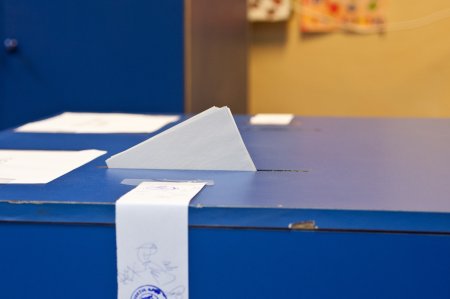 Turism electoral in Sectorul 1, buletine <span style='background:#EDF514'>STAMPILA</span>te si mita electorala in Bucuresti