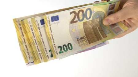 Euro a scazut dupa rezultatele alegerilor europene