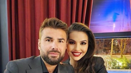 FOTO Fiicele lui <span style='background:#EDF514'>ADRIAN MUTU</span>, de o frumusete rapitoare! Antrenorul s-a pozat alaturi de cei patru copii si de actuala sotie