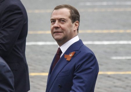 Moscova jubileaza dupa infrangerile suferite de Macron si Scholz in alegerile europene. Medvedev: 