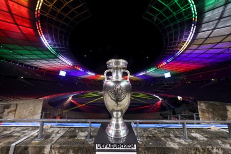 Taxiuri din Germania, colantate pentru a promova turismul din Romania in perioada Euro 2024