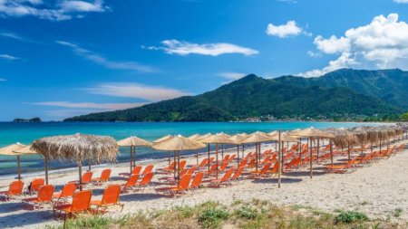 Cat costa un sezlong in Insula Thasos. O turista romanca care a fost in vacanta acolo a oferit toate detaliile