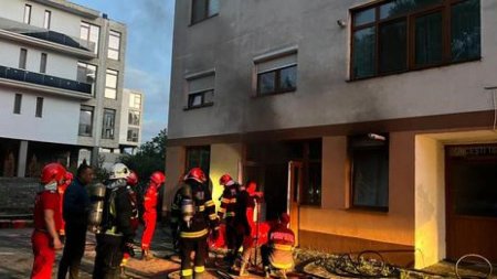 Incendiu intr-un bloc din Sibiu. 30 de oameni s-au autoevacuat