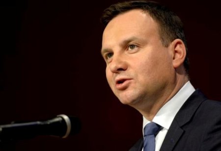 Polonia: Presedintele promulga legea privind inghetarea preturilor la electricitate
