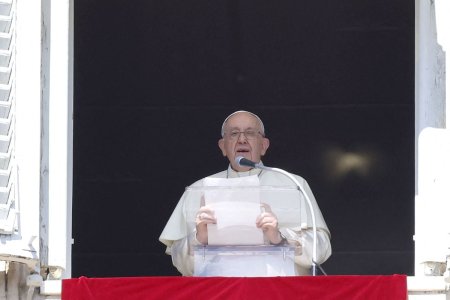 Papa Francisc le transmite preotilor sa tina predici scurte: