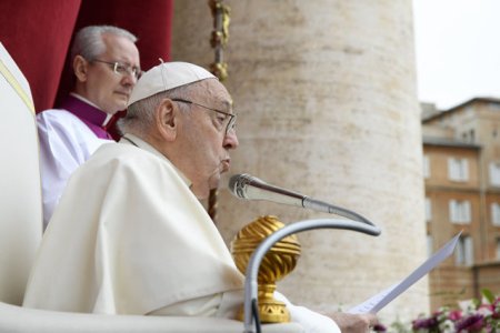 Papa Francisc, acuzat ca a folosit din nou un termen insultator fata de comunitatea gay