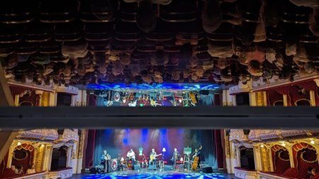 <span style='background:#EDF514'>ALIFANTIS</span> & FragileBand - turneu de exceptie in cadrul CAMPANIEI NATIONALE ARTISTII PENTRU ARTISTI la Teatrul National Targu Mures