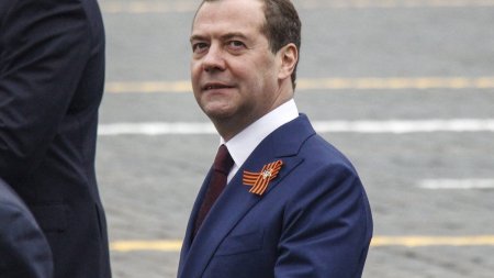 Dmitri Medvedev, furios dupa sanctiunile americane: Le cer tuturor rusilor sa se mobilizeze si sa le facem viata un iad, fara reguli