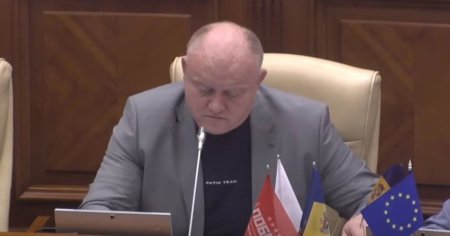 ,,Echipa lui Putin in Parlamentul <span style='background:#EDF514'>MOLDOVEAN</span>. Un deputat afiliat lui Ilan Sor a purtat un tricou cu acest mesaj