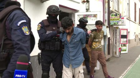 Descoperirea facuta de politisti dupa ce un afgan a fost ucis de alti migranti, intr-un mall din Bucuresti