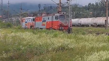 O locomotiva a luat foc langa statia Petrosani