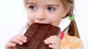 Ciocolata pentru <span style='background:#EDF514'>BEBE</span>lusi. Cand se poate introduce in alimentatia celor mici
