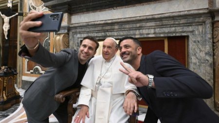 Papa Francisc da dezlegare la glume cu Dumnezeu, dar pune o singura conditie