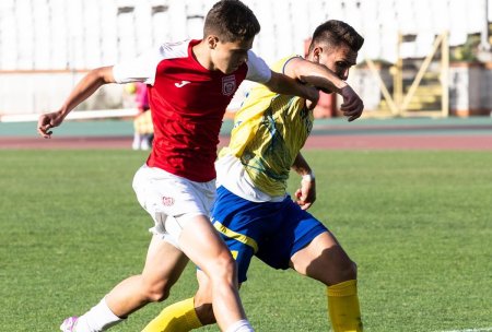 Start in CSM Focsani - CS Dinamo, meciul care decide ultima promovata in Liga 2! Echipa Ministerului de Interne e condusa! Torte in tribune, atmosfera de meci mare