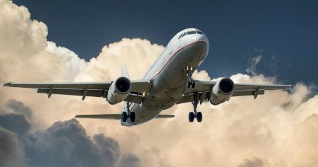 Scumpirea biletelor de avion a salvat companiile aeriene de la faliment