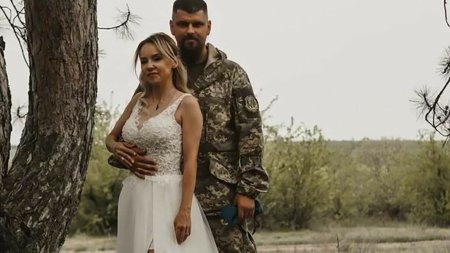 BBC: Nuntile ucrainenilor raman fara invitati. Barbatii nu vin de teama ca vor fi prinsi si luati in armata