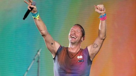 Coldplay va lansa un nou album in octombrie. Fiecare disc vinil va fi fabricat din sticle de plastic. VIDEO