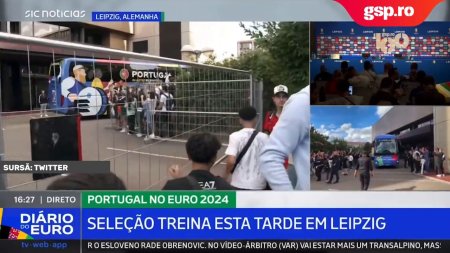 Un reporte<span style='background:#EDF514'>R TV</span> portughez loveste un fan cu piciorul, in direct!