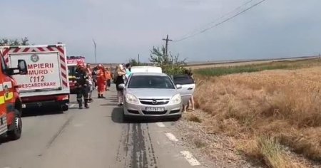 Cinci autoturisme in care se aflau 18 persoane, implicate intr-un accident rutier in judetul Constanta. A fost chemat elicopterul SMURD