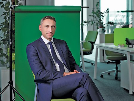 <span style='background:#EDF514'>CALIN</span> Matei, CEO al Groupama, cea mai mare companie de asigurari. La fel ca anii precedenti, 2024 este un an de rezilienta si adaptare, iar lipsa de predictabilitate ramane una dintre principalele provocari. Personal, privesc cu optimism perioada urmatoare