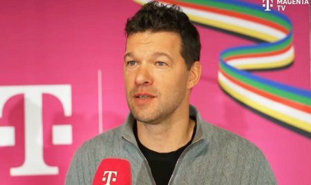 Scandal in Germania! Ce au observat fanii in studio, langa Michael Ballack: 