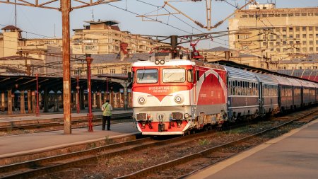 Trenurile circula cu viteza redusa in urmatoarele trei zile, din cauza caniculei. 